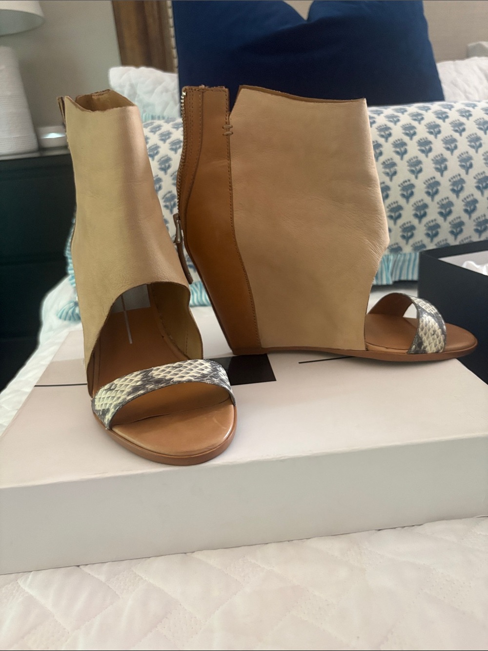 Dolce Vita Wedge Open Toe Booties Women’s Size 8 Tan Snake Skin Print